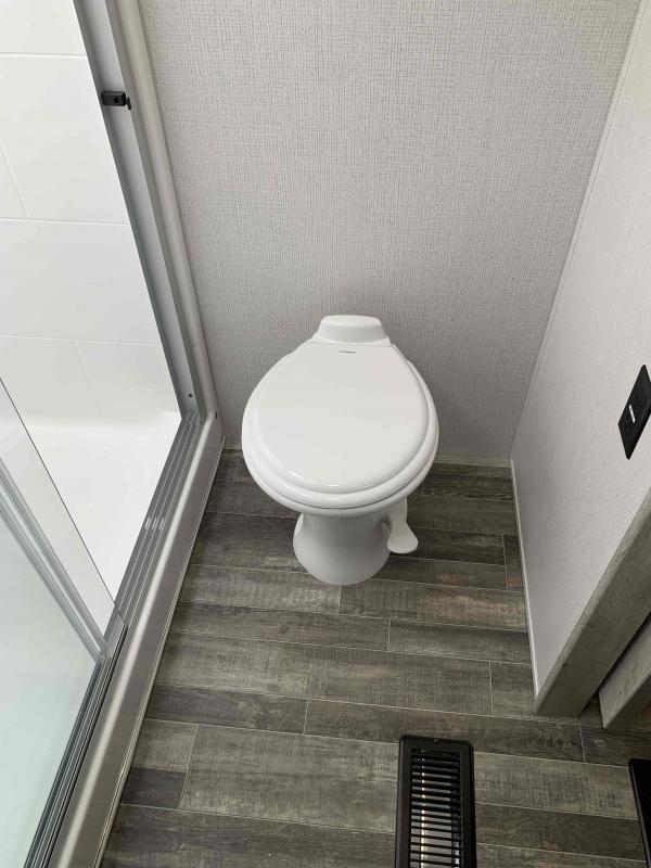 new Fifth Wheel Trailers Keystone RV Alpine for sale, in Nappanee, IN Thumbnail 29