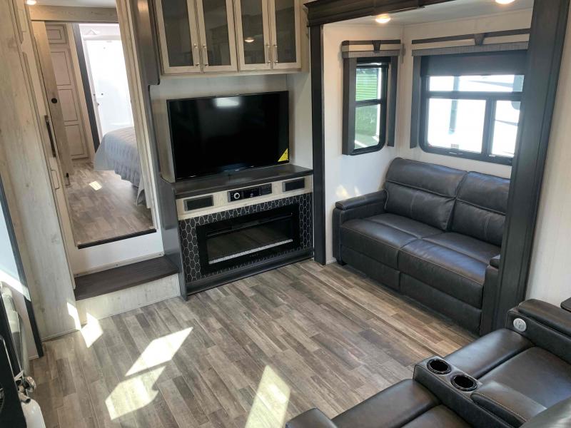 new Fifth Wheel Trailers Keystone RV Alpine for sale, in Nappanee, IN Thumbnail 19