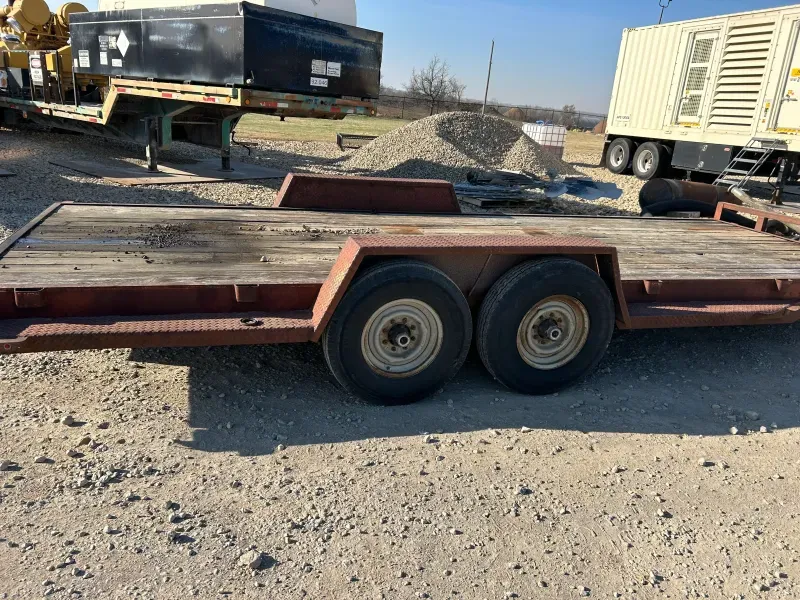 used Equipment / Flatbed Trailers PJ Trailers  for sale, in Kansas City, MO Thumbnail 2