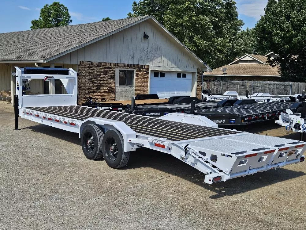 2025 Diamond C Trailers (05443) LPX-210 GN 28'X82