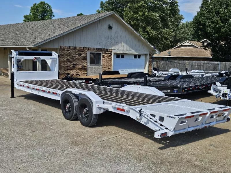 2025 Diamond C Trailers (05443) LPX-210 GN 28'X82" Equipment Trailer