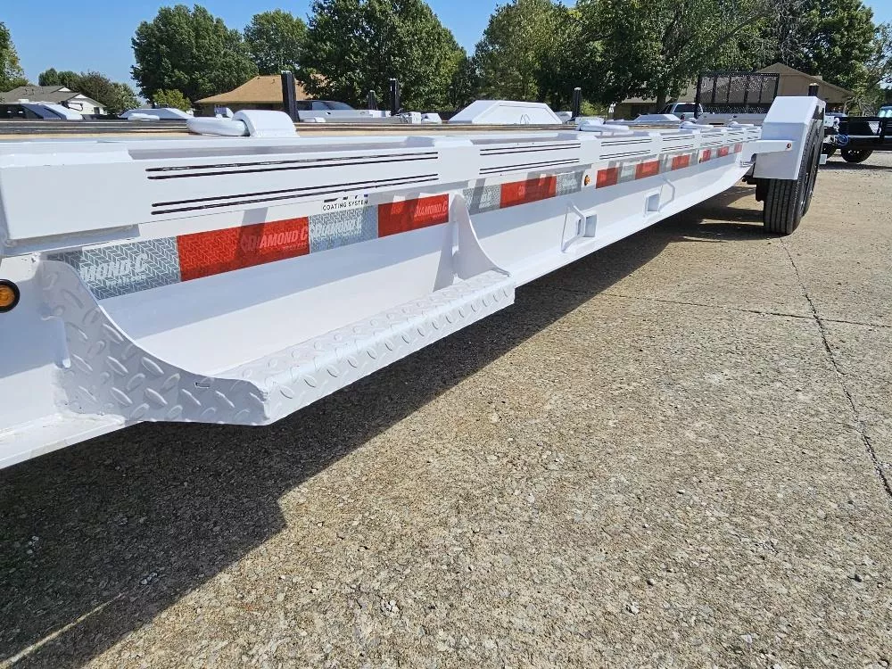 2025 Diamond C Trailers (05443) LPX-210 GN 28'X82