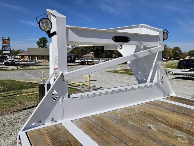 used Equipment / Flatbed Trailers Diamond C Trailers  for sale, in Broken Arrow, OK Thumbnail 7