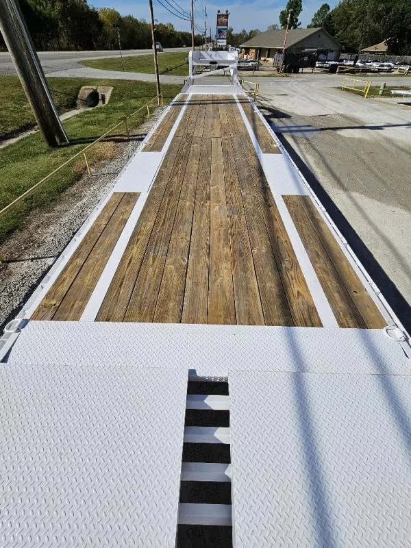 used Equipment / Flatbed Trailers Diamond C Trailers  for sale, in Broken Arrow, OK Thumbnail 12