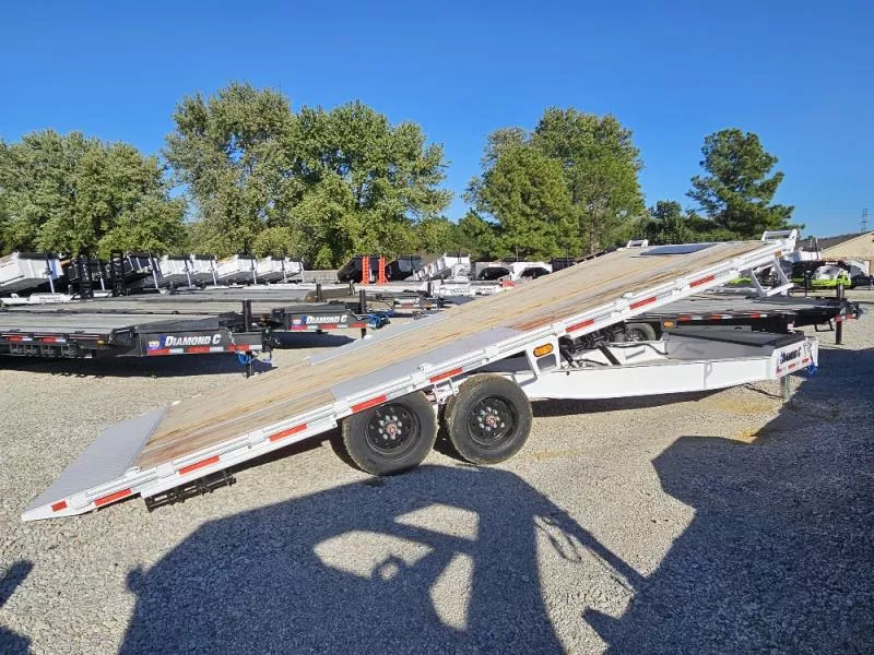 2025 (05514)  Diamond C Trailers DIAMOND C DET-208 22"X102" FULL HYDRAULIC TILT DECKOVER, ARCTIC WHITE