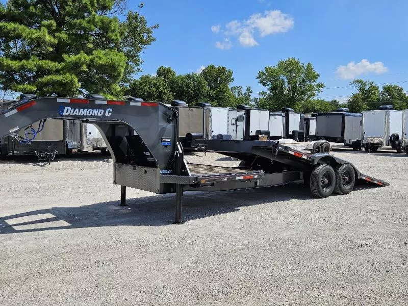 2025 Diamond C Trailers HXD 210 Gooseneck MaxWide Tilt Trailer (04189) 24' x 102", Carbon Metallic Gray