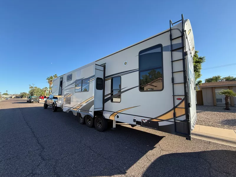 used Toy Haulers Eclipse RV Attitude for sale, in Phoenix, AZ Thumbnail 3