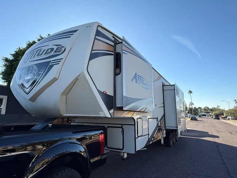 used Toy Haulers Eclipse RV Attitude for sale, in Phoenix, AZ Thumbnail 2