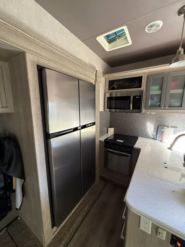used Toy Haulers Eclipse RV Attitude for sale, in Phoenix, AZ Thumbnail 6