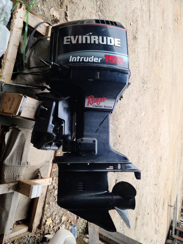 1996 Evinrude E150GLED Outboard Motors 1996 Evinrude E150GLED Outboard Motors
