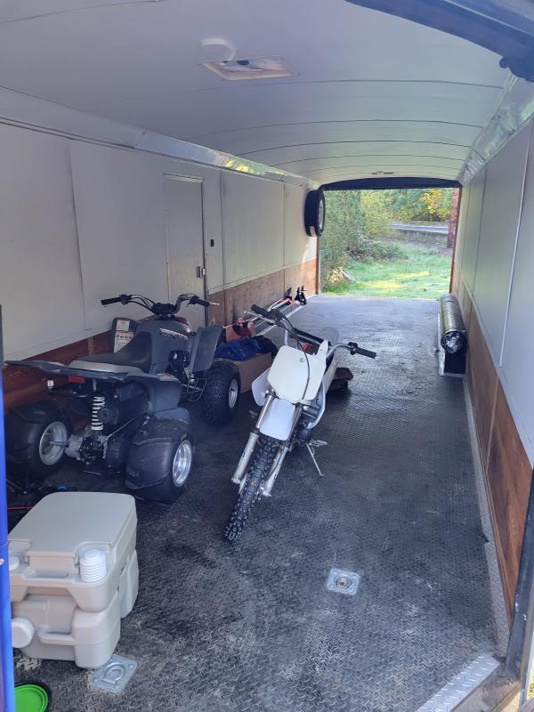 used Cargo (Enclosed) Trailers Interstate  for sale, in Carrolls, WA Thumbnail 4
