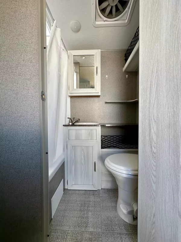 used Travel Trailers Forest River Rockwood Geo Pro for sale, in Hillsboro, OR Thumbnail 6