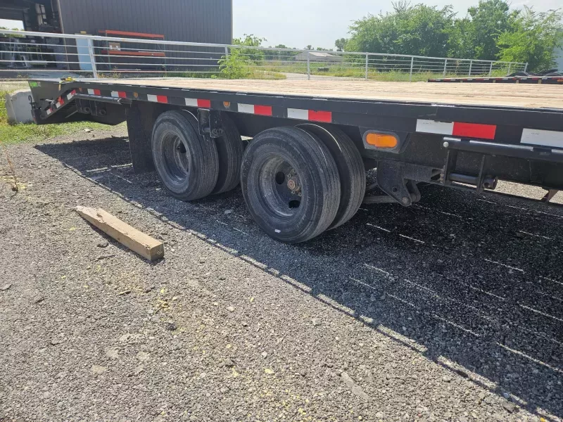 used Equipment / Flatbed Trailers Load Trail  for sale, in Fort Worth, TX Thumbnail 4