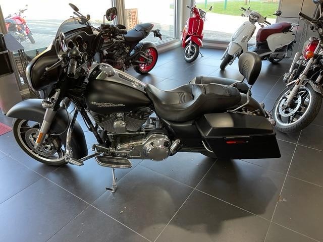 2010 Harley Davidson FLHX Motorcycle 2010 Harley Davidson FLHX Motorcycle