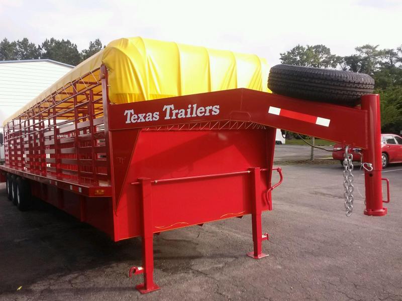 ST3221G TEXAS TRAILERS 32' GOOSENECK STOCK TRAILER W/ TRIPLE AXLES