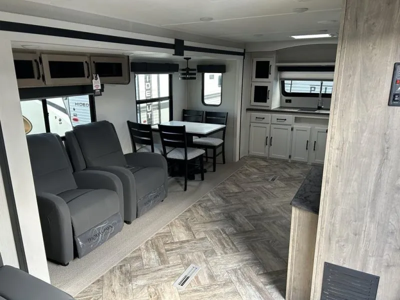 2023 Palomino puma 31fkrk
