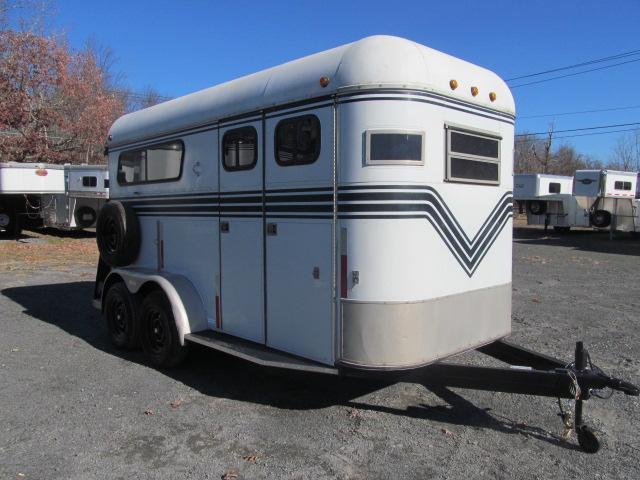 1989 Kingston Trailers Inc. Thoroughbred Deluxe with DR Horse Trailer 1989 Kingston Trailers Inc. Thoroughbred Deluxe with DR Horse Trailer