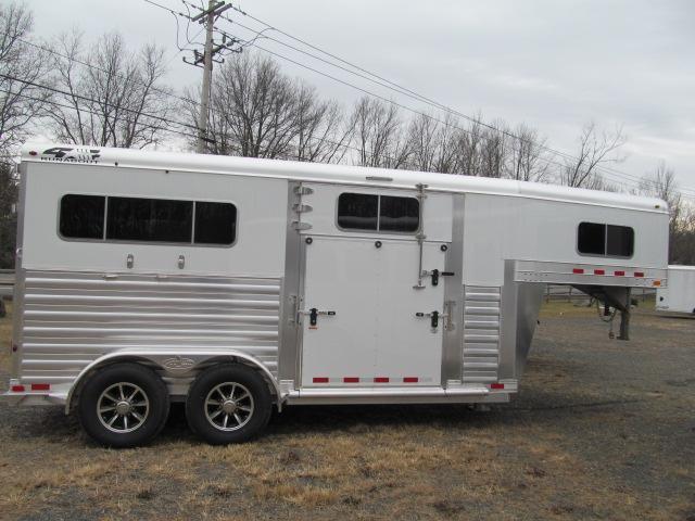 4-Star Trailers 2H Runabout GN w Dressing Room and Side Ramp Horse Trailer 4-Star Trailers 2H Runabout GN w Dressing Room and Side Ramp Horse Trailer