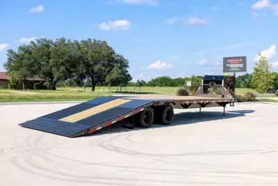 2027 MAXX-D Trailers YHX 36' X 102" Engineered Gooseneck Deckover With Hydraulic Dovetail