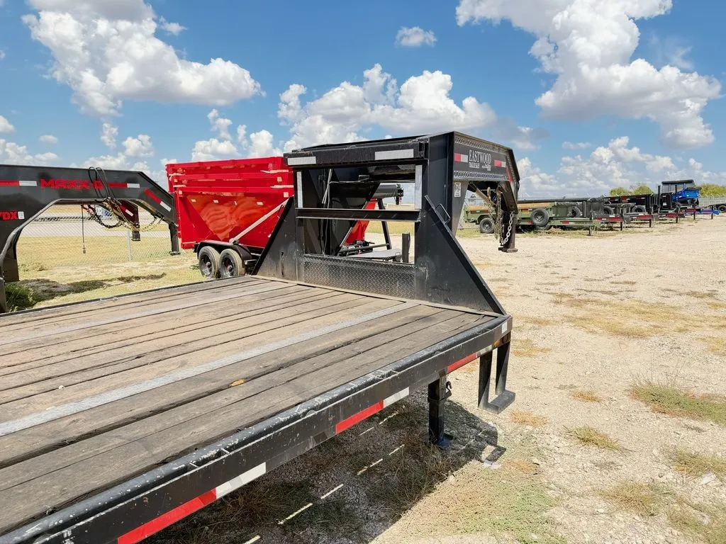 used Equipment / Flatbed Trailers East Texas Trailers  for sale, in West, TX Thumbnail 6