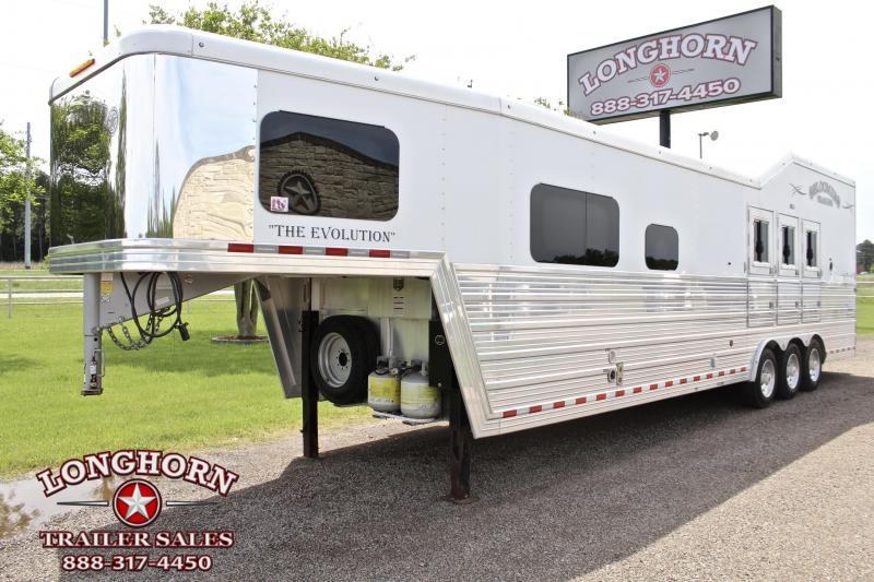 2018 Bloomer 3 Horse 13.8ft Shortwall Side Load 2018 Bloomer 3 Horse 13.8ft Shortwall Side Load