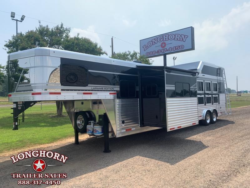 2022 SMC 4 Horse 14ft Living Quarter with Slide Out and Generator 2022 SMC 4 Horse 14ft Living Quarter with Slide Out and Generator