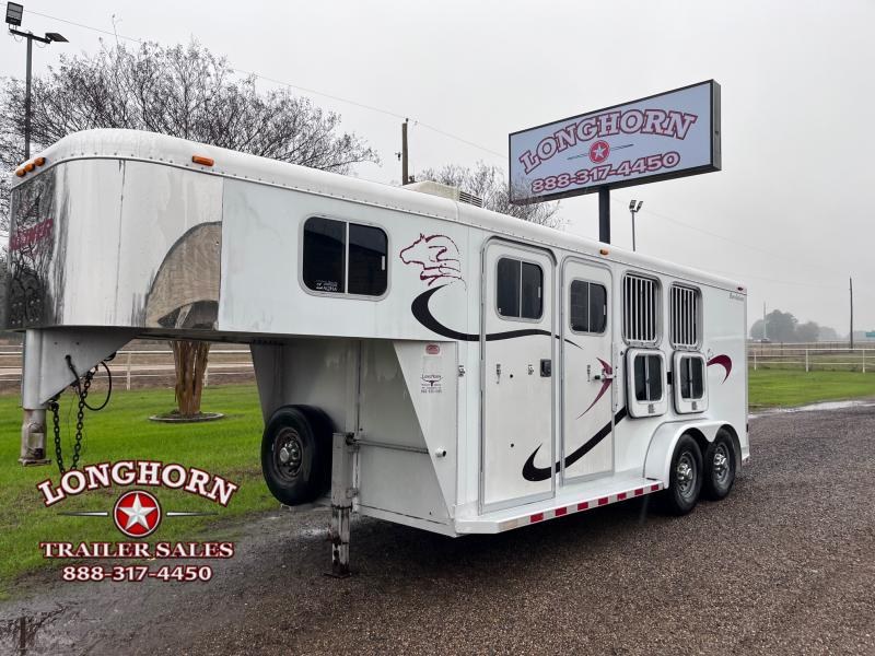 2000 Sooner 3 Horse with 4ft Tack Room Horse Trailer 2000 Sooner 3 Horse with 4ft Tack Room Horse Trailer