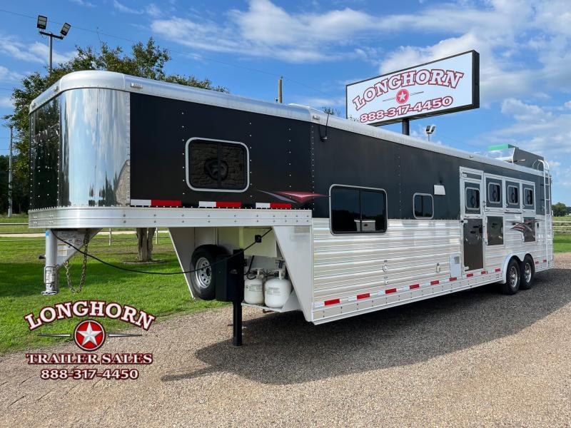 2013 Sooner 4 Horse 13ft Living Quarter with Generator Horse Trailer 2013 Sooner 4 Horse 13ft Living Quarter with Generator Horse Trailer