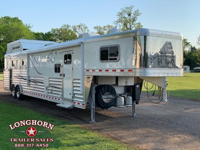 2018 Elite Trailers 4 Horse 15ft LQ Side Load Slide Out Horse Trailer 2018 Elite Trailers 4 Horse 15ft LQ Side Load Slide Out Horse Trailer