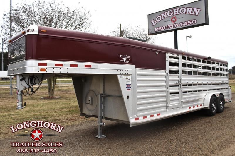 2008 4-Star Trailers 24ft Show Cattle Side Ramp into Stock Livestock Trailer 2008 4-Star Trailers 24ft Show Cattle Side Ramp into Stock Livestock Trailer