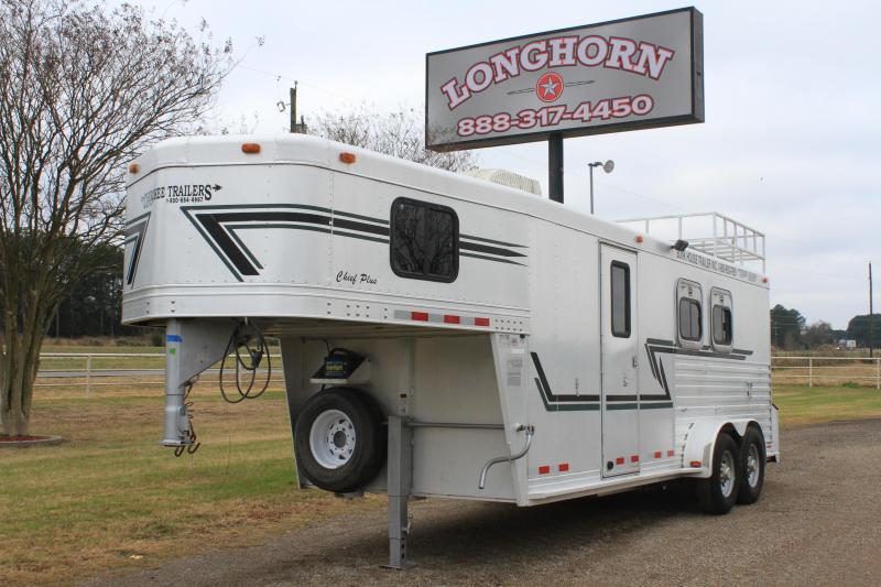 2000 Cherokee 2 Horse with 7' Ft Living Quarter 2000 Cherokee 2 Horse with 7' Ft Living Quarter