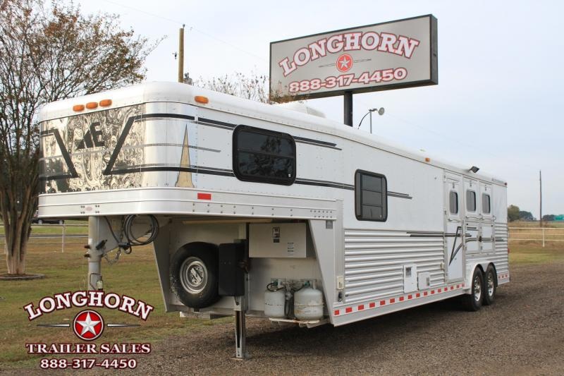 2005 Elite 3 Horse 12' Living Quarter 2005 Elite 3 Horse 12' Living Quarter