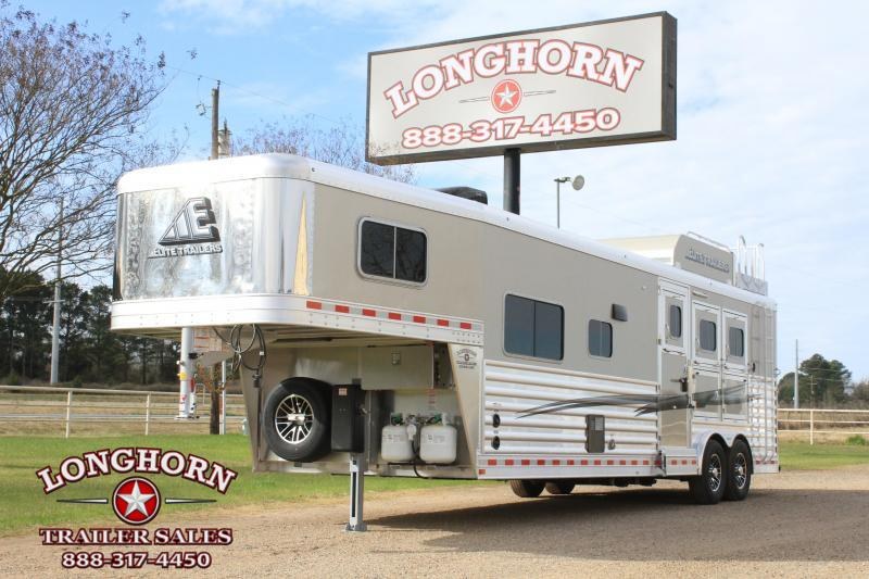 2021 Elite Trailers 3 Horse 12.8ft Living Quarter with Generator Horse Trailer 2021 Elite Trailers 3 Horse 12.8ft Living Quarter with Generator Horse Trailer