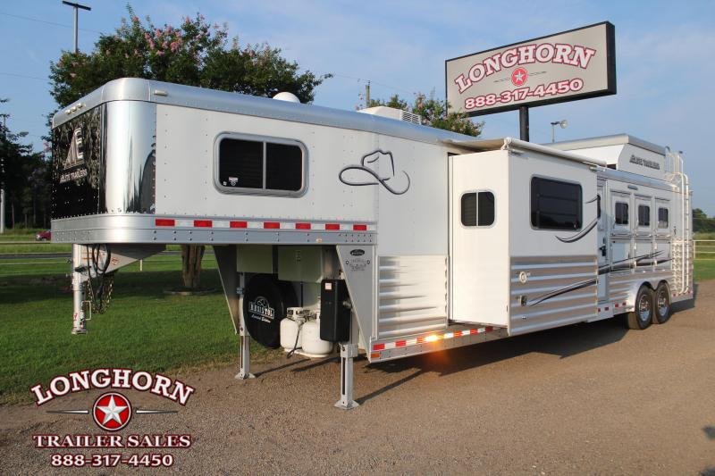 2018 Elite Trailers 4 Horse 14ft LQ with Generator Horse Trailer 2018 Elite Trailers 4 Horse 14ft LQ with Generator Horse Trailer
