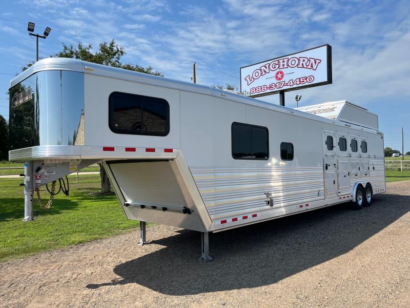 2016 Cimarron Trailers 4 Horse 13.8ft LQ Side Load Horse Trailer 2016 Cimarron Trailers 4 Horse 13.8ft LQ Side Load Horse Trailer