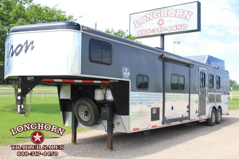 2014 Bison Trailers 3 Horse 15' Lq Slide -out Horse Trailer 2014 Bison Trailers 3 Horse 15' Lq Slide -out Horse Trailer