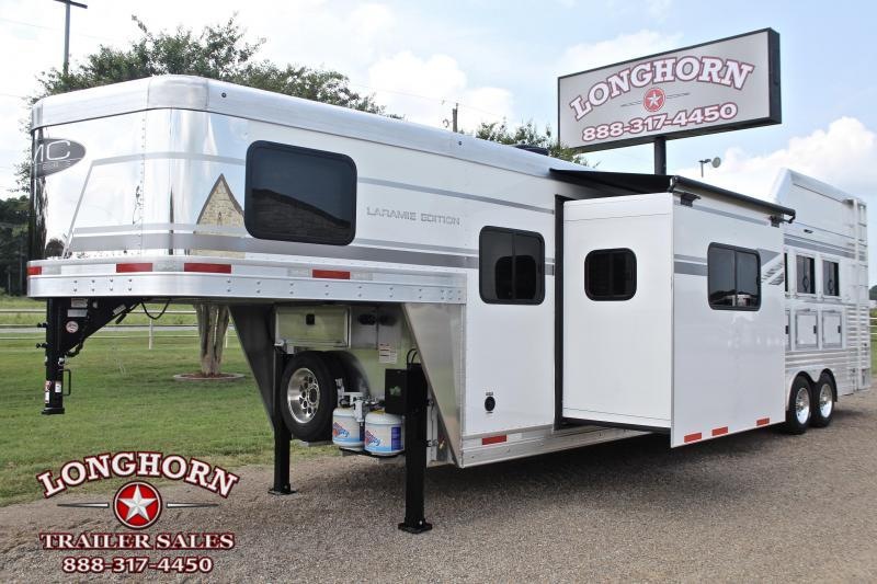 2021 SMC 4 Horse 13ft Living Quarter with Slide Out and Generator 2021 SMC 4 Horse 13ft Living Quarter with Slide Out and Generator