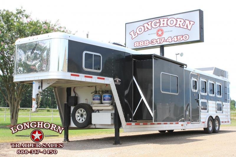 2016 Featherlite 4 Horse 15' Lq w/ Slide out 2016 Featherlite 4 Horse 15' Lq w/ Slide out