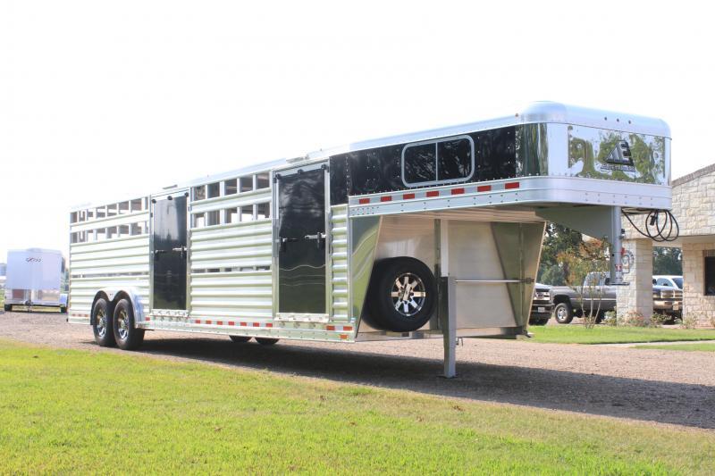 2021 Elite Trailers 28ft x 8ft Show Cattle with Two Side Ramps