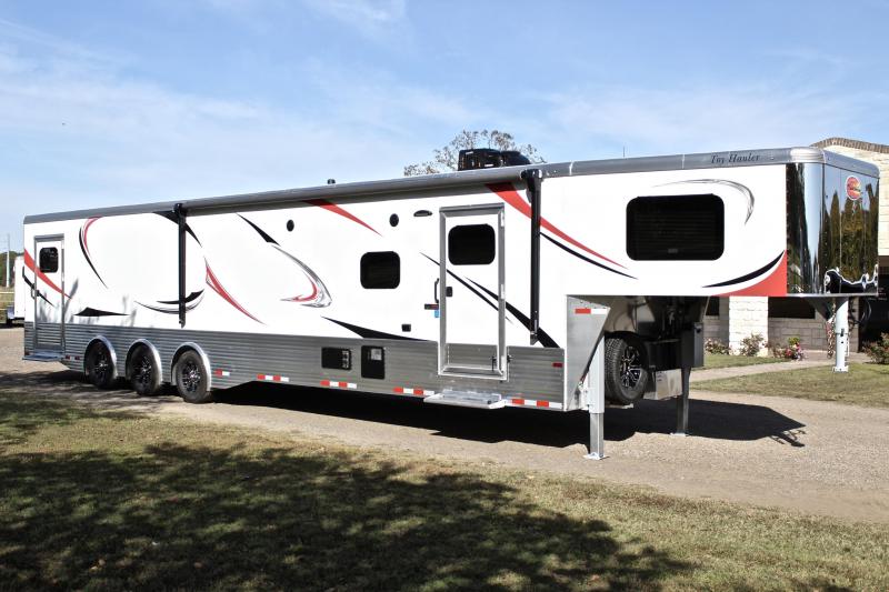 2021 Sundowner Trailers Sundowner 2586SGM Slide Out Toy Hauler Toy