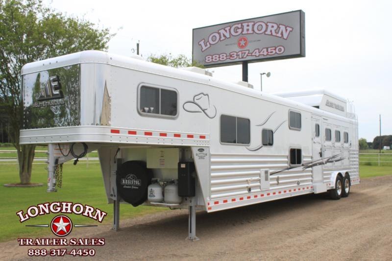2017 Elite Trailers 4 Horse 17' Living Quarter / Bunk Beds 2017 Elite Trailers 4 Horse 17' Living Quarter / Bunk Beds