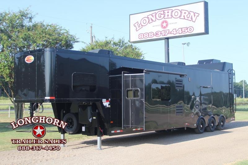 2021 Sundowner 2586 With Slide Out Blacked Out Extra Tall Toy Hauler 2021 Sundowner 2586 With Slide Out Blacked Out Extra Tall Toy Hauler