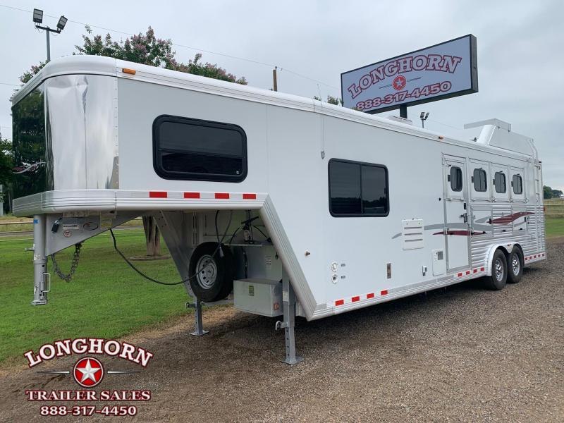 2009 Cimarron Trailers 4 Horse 10ft Living Quarter with Generator Horse Trailer 2009 Cimarron Trailers 4 Horse 10ft Living Quarter with Generator Horse Trailer