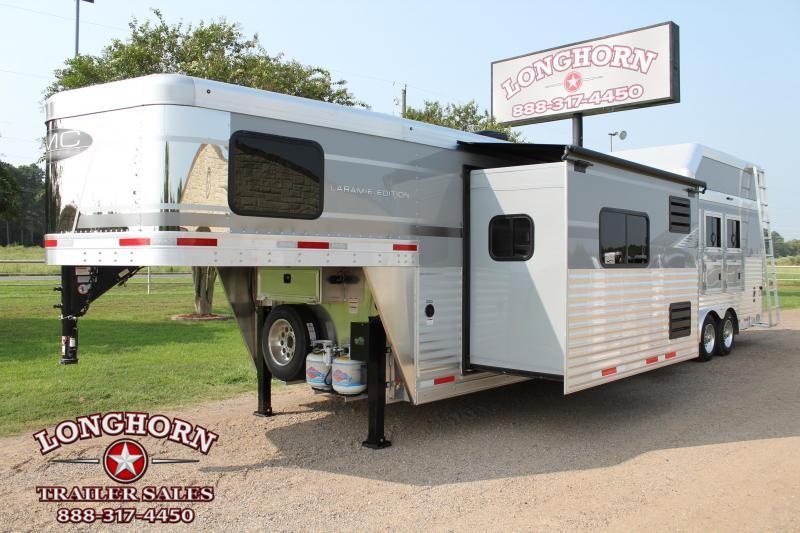 2021 SMC 4 Horse 15ft Living Quarter with U Shape Dinette 2021 SMC 4 Horse 15ft Living Quarter with U Shape Dinette