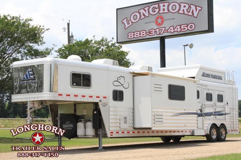 2016 Elite 3 Horse 18ft Custom Living Quarter with Slide Out Horse Trailer 2016 Elite 3 Horse 18ft Custom Living Quarter with Slide Out Horse Trailer