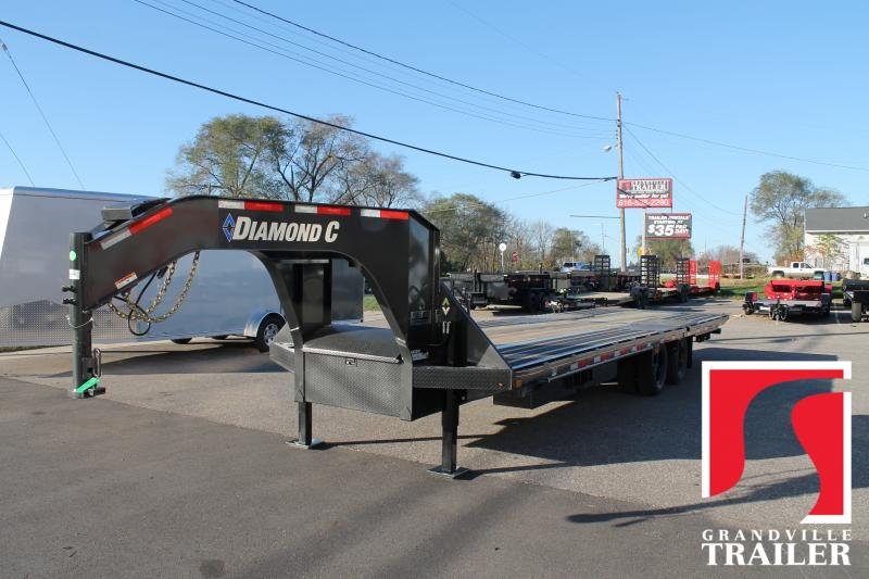 2023 Diamond C Trailers FMAX210 30x102HDT Equipment Trailer 2023 Diamond C Trailers FMAX210 30x102HDT Equipment Trailer