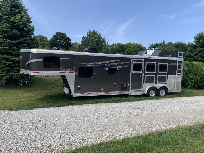 2021 Lakota Charger 8311 Horse Trailer 2021 Lakota Charger 8311 Horse Trailer