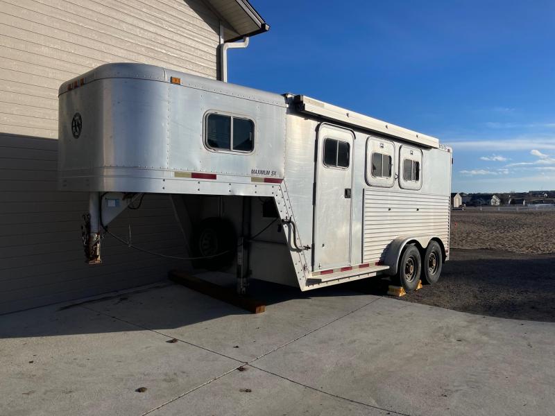 1997 Exiss Maximum XS 2 Horse Slant Trailer w/ Big Dressing Room and Sleeping Area 1997 Exiss Maximum XS 2 Horse Slant Trailer w/ Big Dressing Room and Sleeping Area