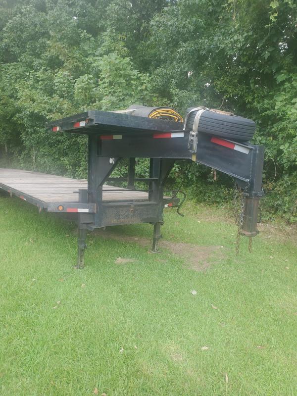 2010 Hooper 48' Gooseneck Flatbed Trailer 2010 Hooper 48' Gooseneck Flatbed Trailer