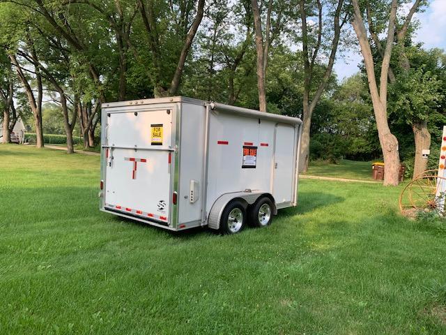 2004 Wells Cargo 2-Bike Silversport MC 122-7 Enclosed Motorcycle Trailer 2004 Wells Cargo 2-Bike Silversport MC 122-7 Enclosed Motorcycle Trailer